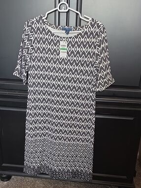 Karen Scott Black & White Diamond Geo Shift Dress
